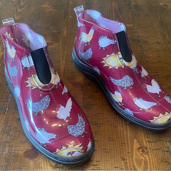 SLOGGERS Chicken Motif Waterproof Boots - Picture 1 of 5